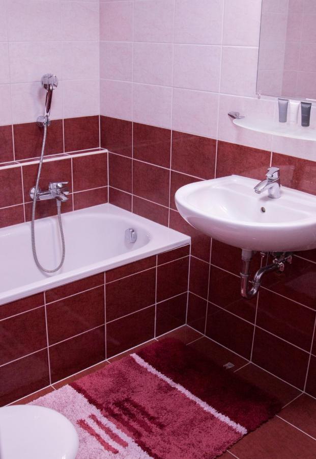 Keleti Aparthotel Budapest Exteriör bild